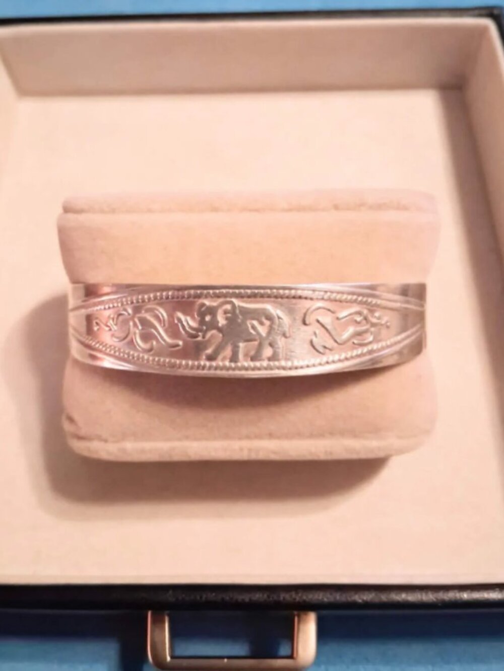 Sterling Silver 7-1/4 Inch Elephant Cuff